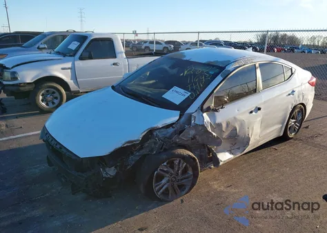 2019 Hyundai Elantra Sel z USA, uszkodzony, nr VIN 5NPD84LF1KH490116